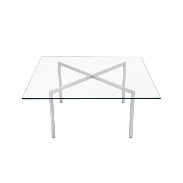 This original KnollStudio coffee table is a classic of international modernist furniture design. The Knoll brand emerged...