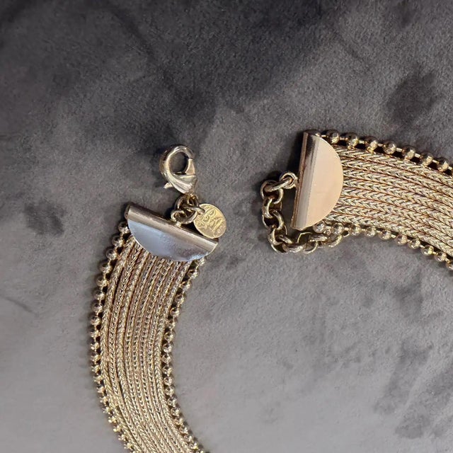 2000s Vintage Costume Jewelry Gilded Metal and Faux Pearls Necklace For Sale - Image 17 of 18