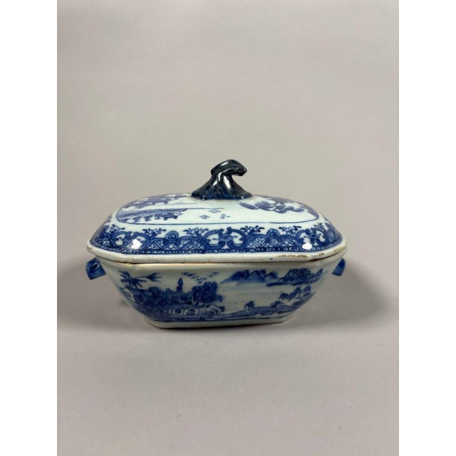 Ceramic 18th Century Covered Tureen in blue and white porcelain and underplate For Sale - Image 7 of 9