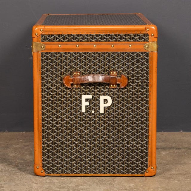 1920s Antique French Hat Trunk in Chevron Canvas from Goyard, Paris, 1920s For Sale - Image 5 of 18