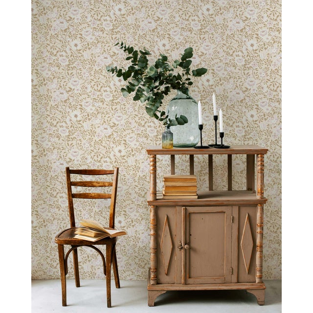 Annabelle Wallpaper in Antique Blush – Traditional, Made to Order For Sale In Phoenix - Image 6 of 6