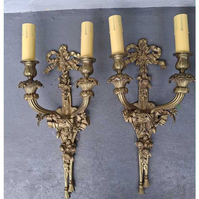 C1900 Antique French Louis XVI Gold Bronze Ribbon, Tassel, Fruit Detailed Wall Sconces Set of 4 For Sale In Miami - Image 6 of 18