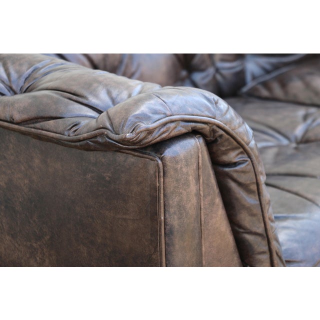 Vintage 1970s Leather Chesterfield Loveseat Sofa | Tufted Brown Leather Couch | Classic Club Style For Sale In Los Angeles - Image 6 of 18