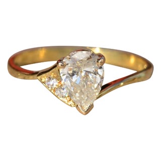 The Piore: 18 Karat Yellow Gold Custom Modified Modern Bypass Diamond Ring For Sale