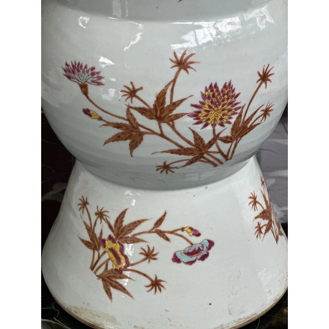 19th Century Chinese Porcelain Vase With Botanical Details For Sale - Image 4 of 6
