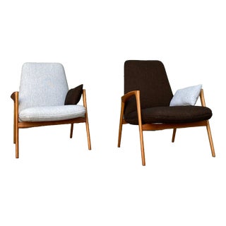 Scandinavian Modern Easy Chairs in Cherrywood and Hallingdal Fabric, 1960s, Set of 2 For Sale