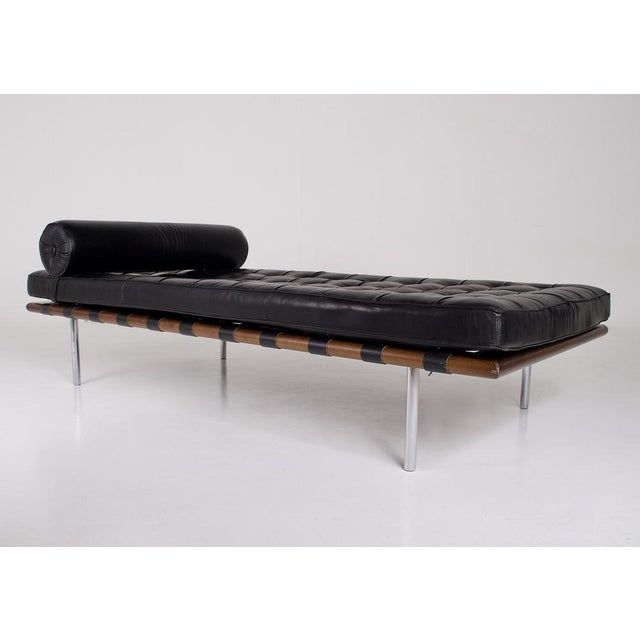 Bauhaus Vintage Barcelona Daybed in Black Leather by Mies Van Der Rohe for Knoll, 2000s For Sale - Image 3 of 16
