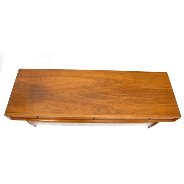 Wood Glenn of California Atr. Walnut Three Drawers Coffee Table on Sculpted Legs For Sale - Image 7 of 13