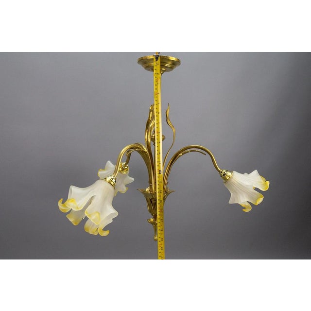 French Art Nouveau Brass and Glass 3-Light Iris-Shaped Chandelier, 1910s For Sale - Image 15 of 18