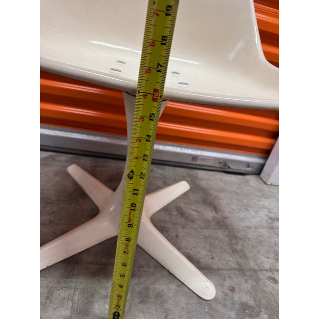 1960s Burke Tulip Round White Dining Table W/ 4 Chairs & Cushions For Sale - Image 17 of 17