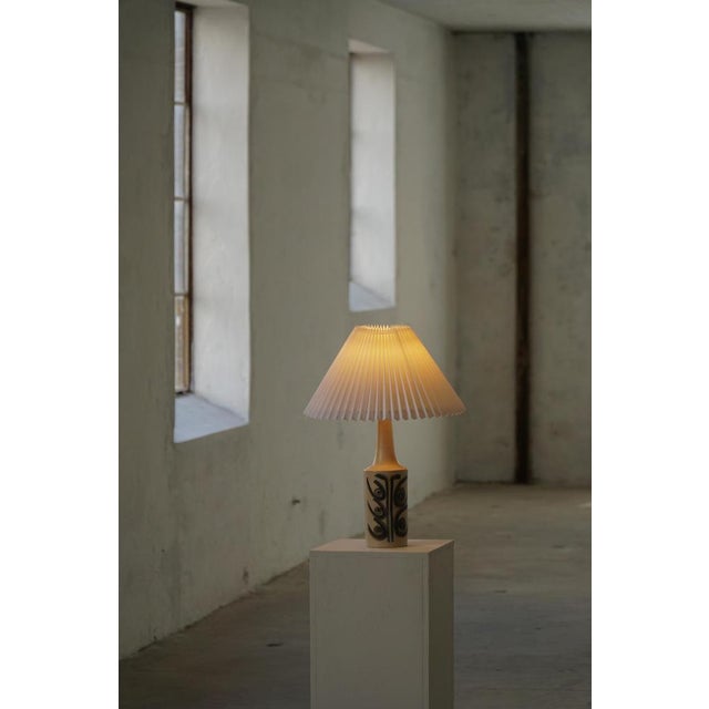 Danish Modern Stoneware Table Lamp in Glazed Ceramic, Okela, 1960s For Sale - Image 12 of 15