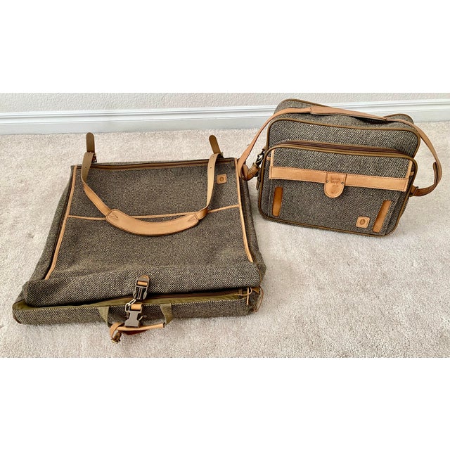 Vintage Hartmann Tweed & Leather 2-Piece Luggage Set - Garment & Companion Bag Excellent Condition For Sale - Image 18 of 18