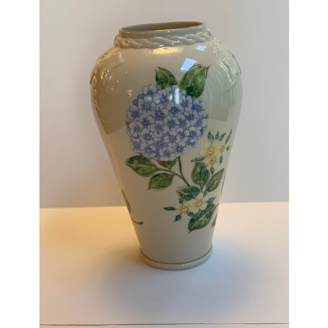 1990s Lenox "Blue Hydrangeas" Collection Ceramic 10.5" Tall Ivory Vase Embossed Hand Painted Floral Design For Sale - Image 5 of 15
