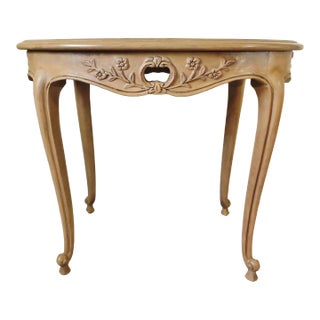 Vintage Oval Carved Wood Floral Side/End Accent Table W/ Pull Out Drink Trays For Sale