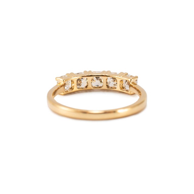 18k Yellow Gold 1.26ct Cushion Lab Grown Diamond Shared Prong Wedding Band Ring, Size 7.5 For Sale In Houston - Image 6 of 8