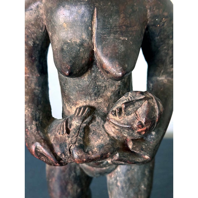 Lwalwa Mother Figure Holding Baby DR Congo Africa with Provenance For Sale - Image 13 of 18