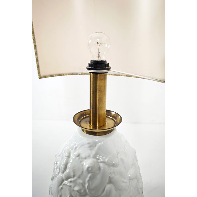 White Ceramic Table Lamp with Embossed Shell Motifs, 1960s For Sale - Image 11 of 18