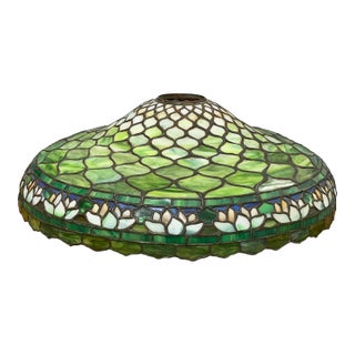 1900s Art Nouveau Duffner & Kimberly Water Lily Leaded Glass Table Lamp Shade For Sale