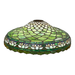 1900s Art Nouveau Duffner & Kimberly Water Lily Leaded Glass Table Lamp Shade