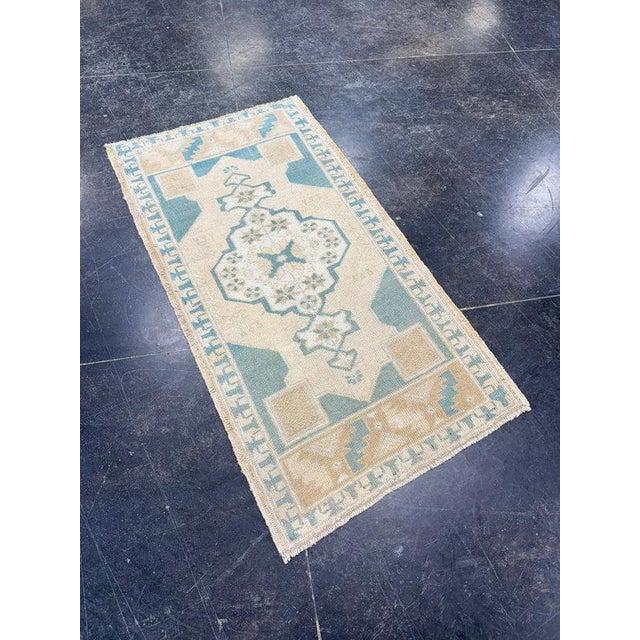 Turkish Oushak Rug 4'6" x 6'6" #17468 For Sale In Houston - Image 6 of 8