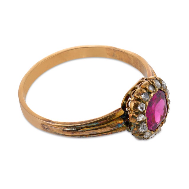 Early 20th Century Early 20th Century Victorian Rubellite Diamond 18k Yellow Gold Cluster Ring, Size 9 For Sale - Image 5 of 5