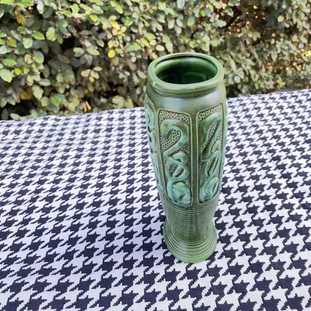 Mid Century Modern Dee Bee Co Green Ceramic Vase For Sale In Columbia, SC - Image 6 of 11