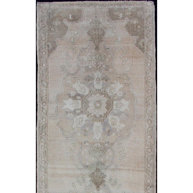 Vintage Turkish Oushak Runner in Sand, Soft Taupe, and Faded Ivory 2'5 X 7'7 For Sale - Image 4 of 11