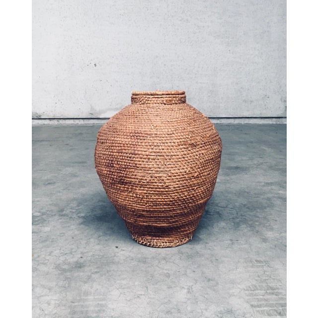 Early 20th Century Folk Art Primitive Straw Basket, 1890s For Sale - Image 13 of 18