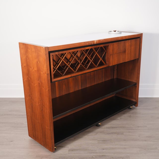 1970s Arthur Umanoff for Dillingham Mid-Century Dry Bar American Walnut For Sale - Image 6 of 17