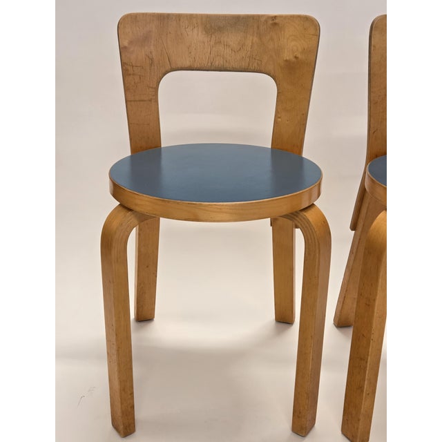 Dl82 Folding Table and 65 Chairs by Alvar Aalto for Artek 1960s, Set of 7 For Sale - Image 11 of 18