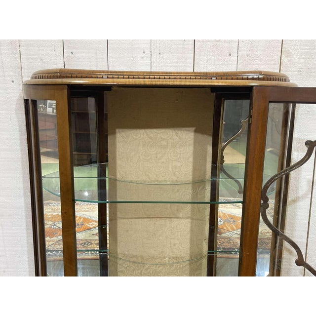 Brown Vintage English Display Cabinet in Walnut, 1950s For Sale - Image 8 of 18