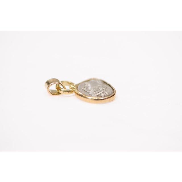 An Owl Drachm [Coin] Pendant, Circa 404 Bc, W/ 18k Trim & Bail For Sale - Image 4 of 12