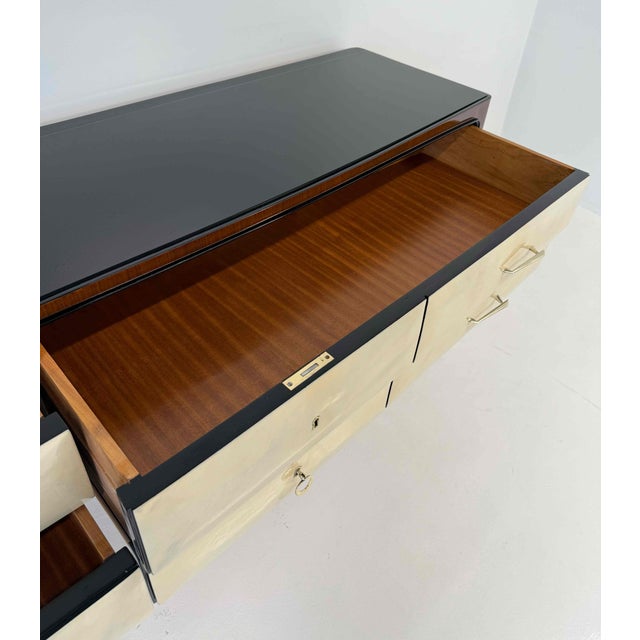 Parchment and Walnut Chest of Drawers by Paolo Buffa, 1950s For Sale - Image 12 of 14