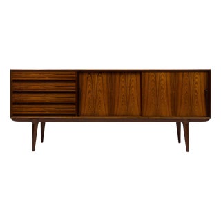 Vintage Danish Mid-Century Omann Jun Møbelfabrik Model 18 Rosewood Credenza 1960s For Sale
