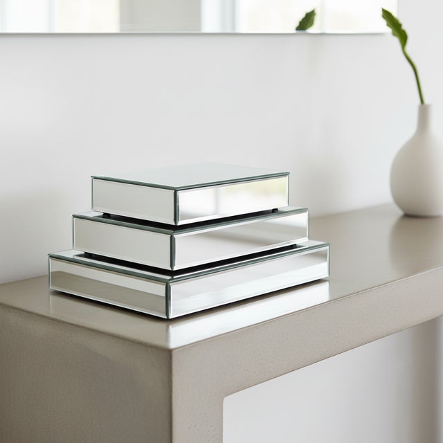 Contemporary Square Mirrored Display Platforms - set of 3 For Sale - Image 3 of 5
