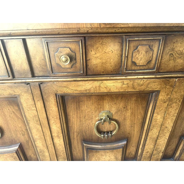 Mastercraft William Doezema for Mastercraft Attributed Hollywood Regency Neoclassical Sideboard - Walnut and Burlwood 80" X 20" X 31" - Circa Early 1960s For Sale - Image 4 of 10