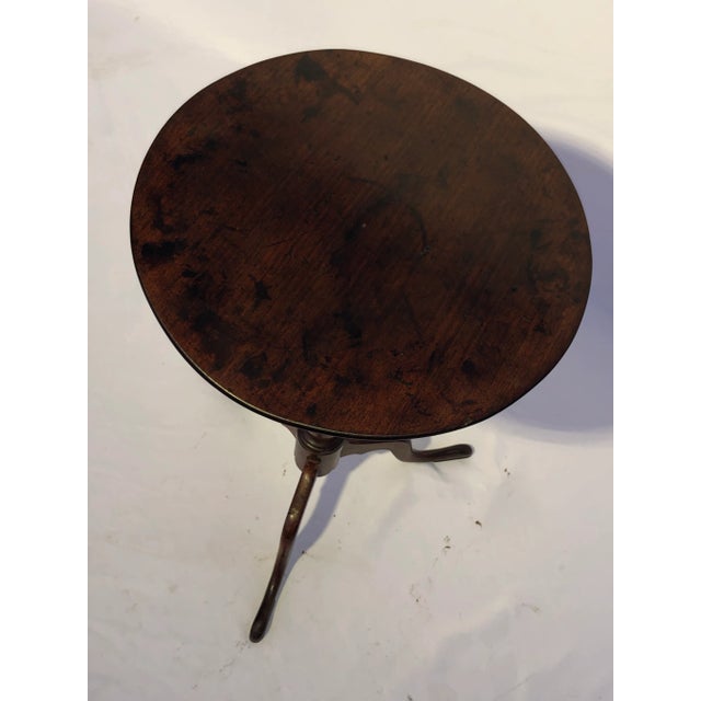 Antique Early 18th Century English Queen Anne Side Table For Sale - Image 4 of 11