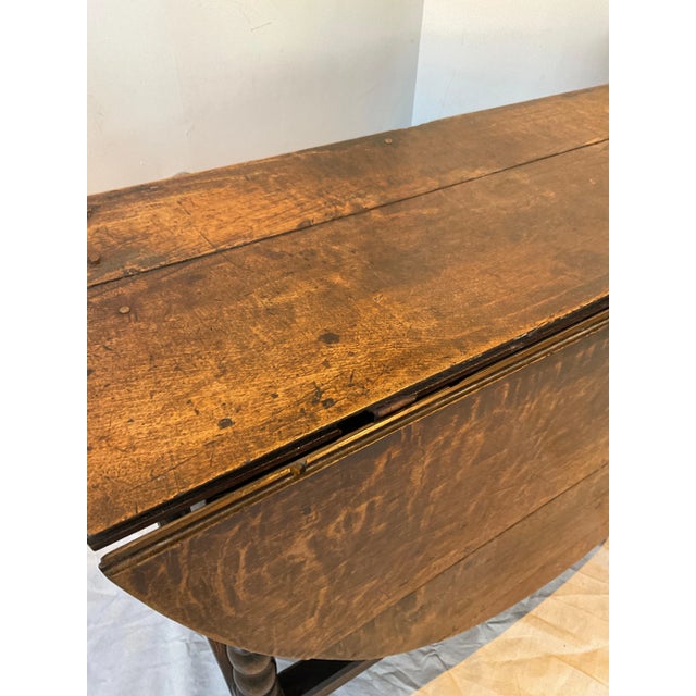 1820s English William and Mary Gateleg Table For Sale - Image 4 of 12
