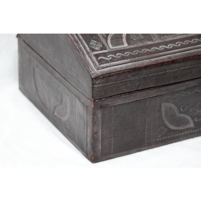 Vintage Wood and Leather Trunk, 1980s For Sale - Image 4 of 18