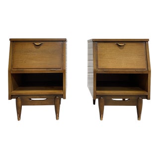 Mid Century Modern Walnut Nightstands by Hooker Mainline, C. 1960's For Sale