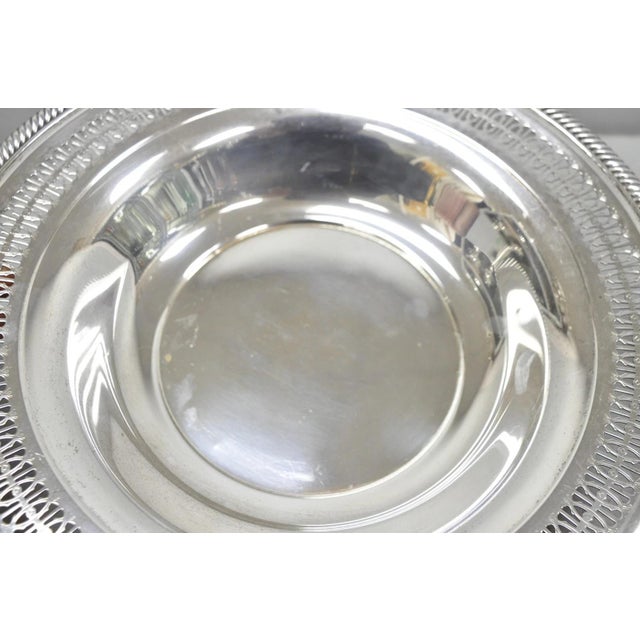 Vintage Wm Rogers 835 Silver Plated Round Collection Plate Serving Dish - A Pair For Sale In Philadelphia - Image 6 of 13