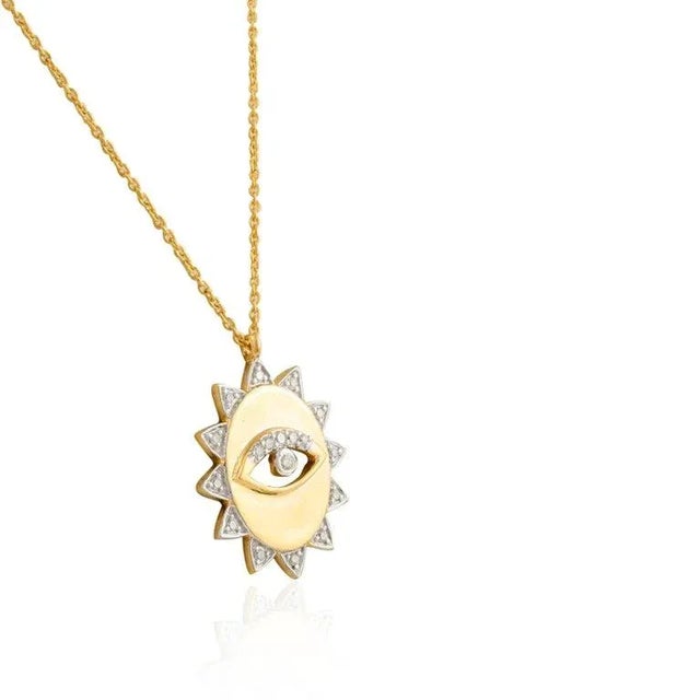 Evil Eye Medallion Diamond Necklace in 18k Gold For Sale - Image 4 of 8