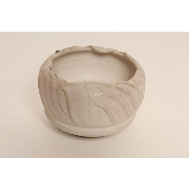 Vintage Pink Matte Glazed Incised Ceramic Vase / Planter by Deanna Nichols For Sale In New York - Image 6 of 15