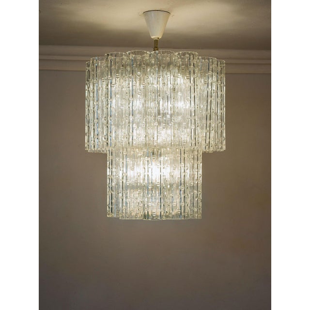 Vintage Italian Murano glass chandelier, made in the 1960s. Its design recalls the famous Tronchi series chandeliers,...