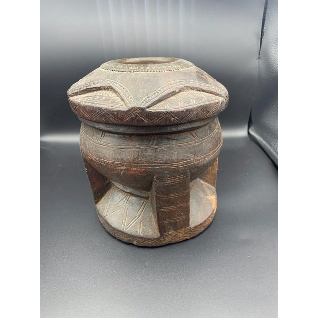 19th Century Antique Middle Eastern Bedouin Mihbaj Wood Mortar For Sale - Image 9 of 12