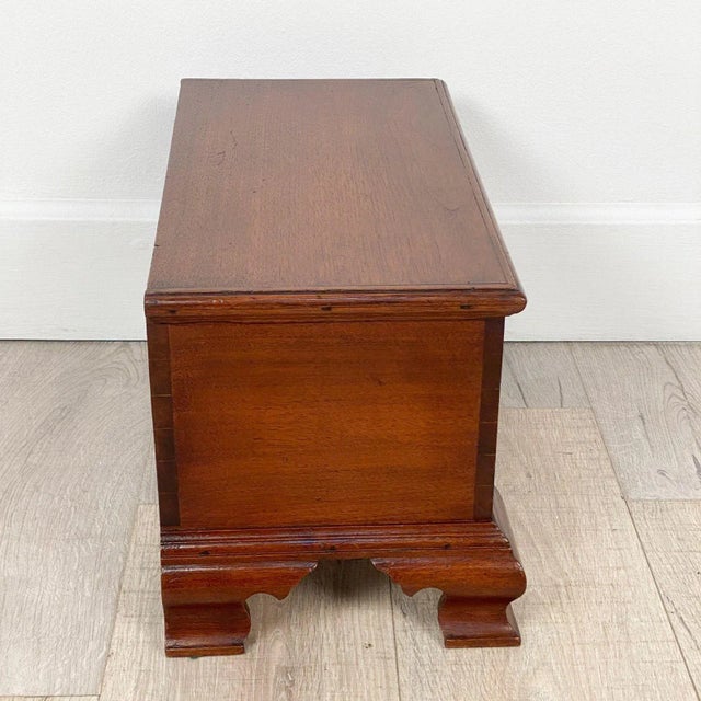 Late 18th Century Provincial Small Chippendale Chest on Bracket Feet, American, 18th or 19th Century For Sale - Image 5 of 10