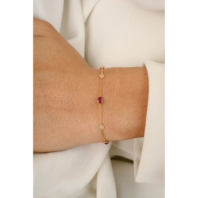 18k Gold Mozambique Ruby Diamond Station Chain Bracelet For Sale - Image 4 of 14