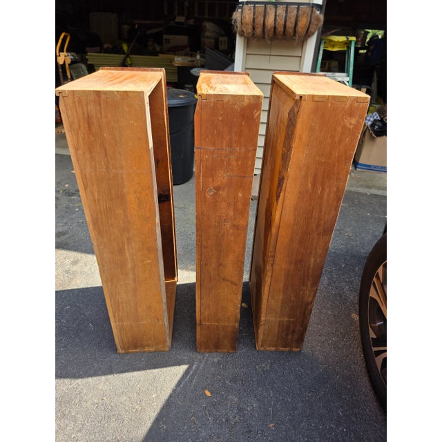 Brown Federal Period Lift-Top Blanket Chest With Drawers, C. 1790–1810, Connecticut Origin For Sale - Image 8 of 16