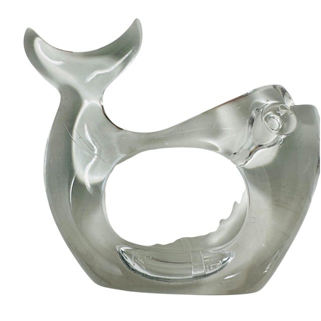 Elevate your dining experience with this wonderful set of vintage Bijan lucite fish napkin rings. Crafted in Taiwan in the...