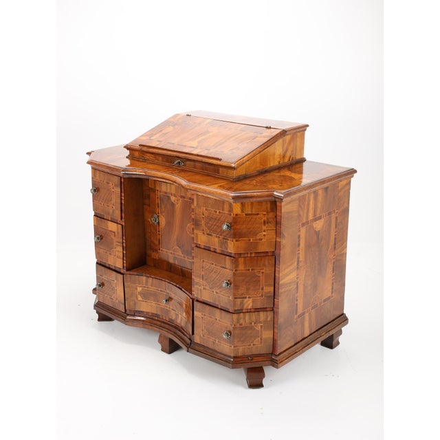 Baroque Baroque Chest of Drawers in Walnut, 1760 For Sale - Image 3 of 15